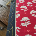 2025.06 carnet rouge fleurs blanches (2)